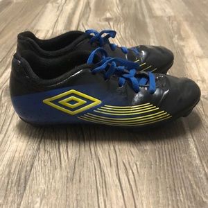 Little boys UMBRO soccer cleats